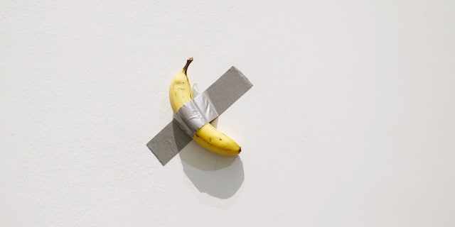 Banana artwork eaten in South Korea