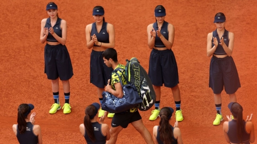 The ball girl outfits were changed slightly for the final.