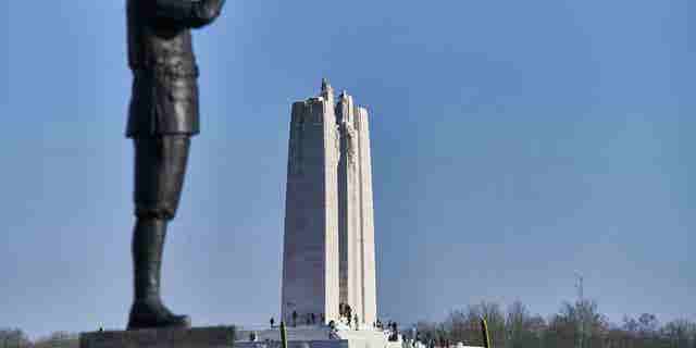 canada memorial france