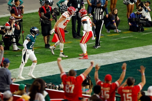Kelce celebrates with JuJu Smith-Schuster after the touchdown.
