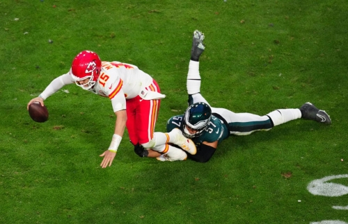 Mahomes was in pain after this tackle by T.J. Edwards.