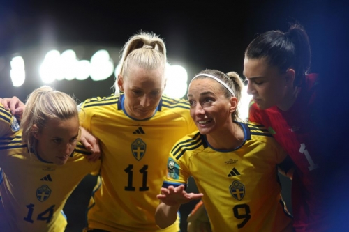 Captain Kosovare Asllani of Sweden talks to her teammates in the huddle prior to the last-16 tie in Melbourne, Australia. 