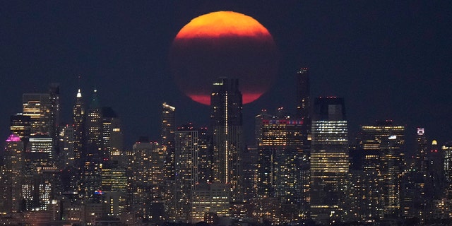 Manhattan Moon