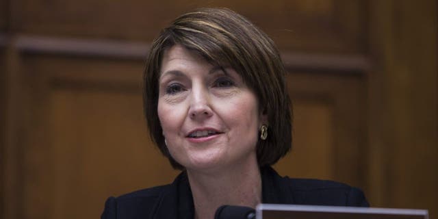 WASHINGTON, DC - APRIL 02: Rep. Cathy McMorris Rodgers (R-WA) questions Gov. Jay Inslee (D-WA) during a House Energy and Commerce Environment and Climate Change Subcommittee hearing on Capitol Hill on April 2, 2019 in Washington, DC. Inslee, who is a candidate for president in 2020, has said that he will make climate change the centerpiece of his campaign. (Photo by Zach Gibson/Getty Images)