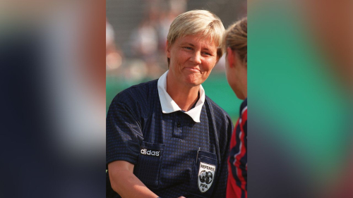 Ingrid Jonsson, a lineswoman in the 1991 World Cup final, was the first female official chosen to referee a final.