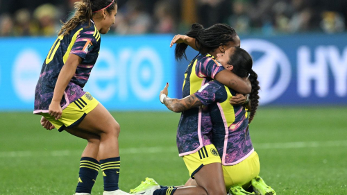 MELBOURNE, AUSTRALIA - AUGUST 08: Colombia players celebrate after the team's 1-0 victory and advance to the quarter final following the FIFA Women's World Cup Australia & New Zealand 2023 Round of 16 match between Colombia and Jamaica at Melbourne Rectangular Stadium on August 08, 2023 in Melbourne, Australia. (Photo by Quinn Rooney/Getty Images)