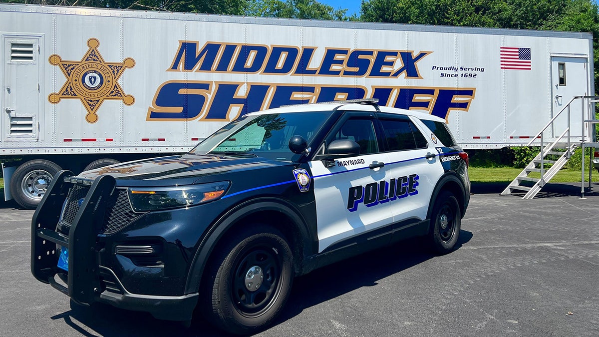 middlesex sheriff vehicle and trailer