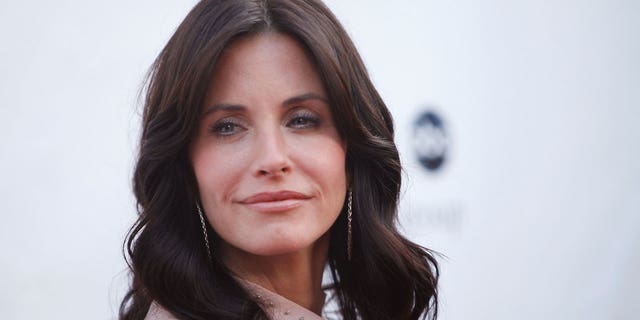 Courteney Cox arrives at The Langham Resort in 2009.
