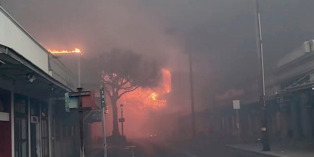 fire from street of Lahaina