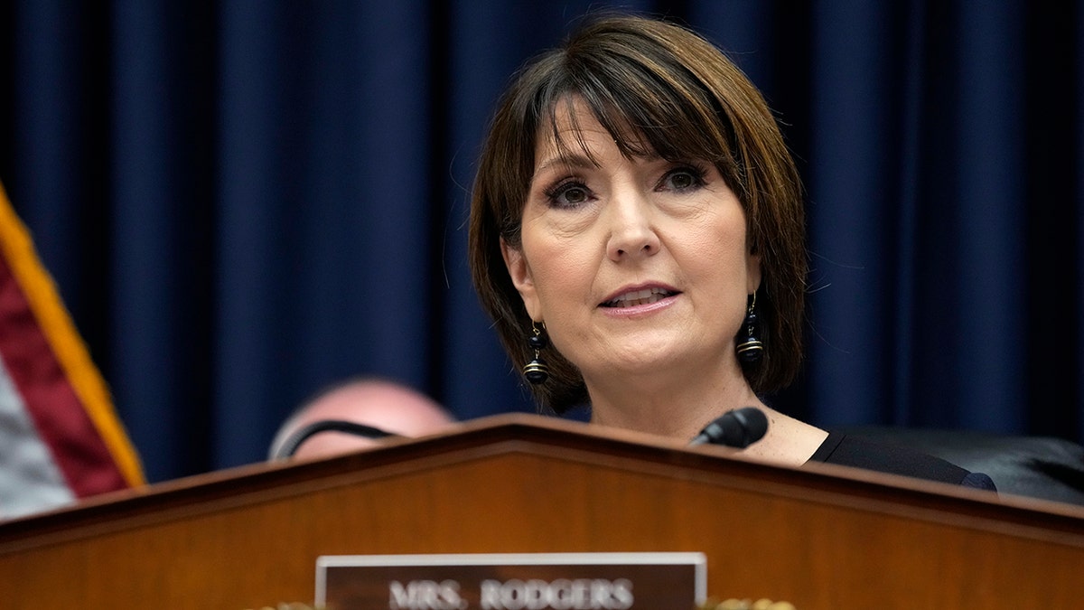 Rep. Cathy Morris chairs House hearing for TikTok CEO