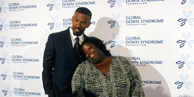 Jamie Foxx with sister DeOndra Dixon on the red carpet