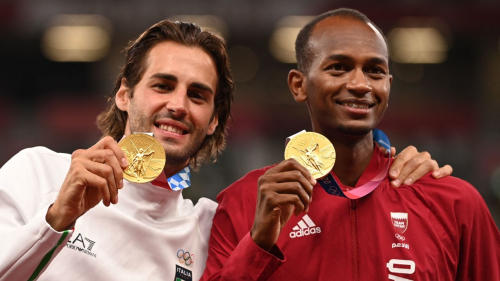 Gianmarco Tamberi (L) and Mutaz Essa Barshim agreed to share the men's high jump gold at the Tokyo 2020 Olympic Games.