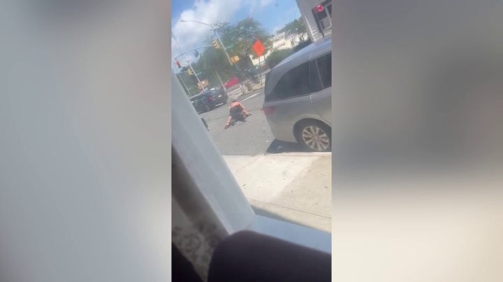 Off-duty NYPD officer shot in road rage fight caught on video