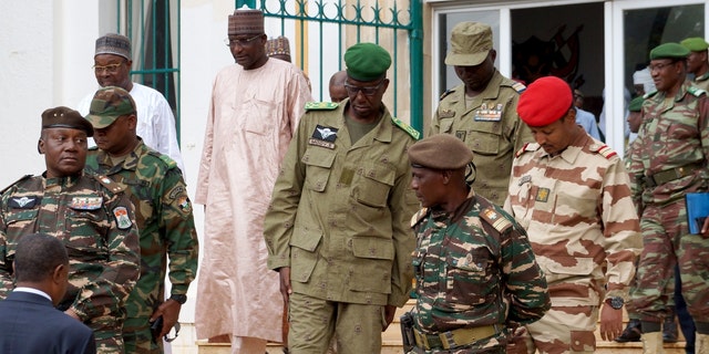 Abdourahmane Tchiani with army commanders