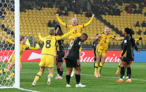 South Africa had been seconds away from a first ever Women's World Cup point in their opening Group G game against Sweden, but suffered late agony when Amanda Ilestedt headed home at the death to steal a 2-1 win.