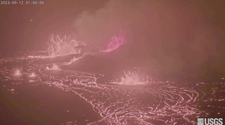 Hawaii’s Kilauea volcano spews lava into molten lake