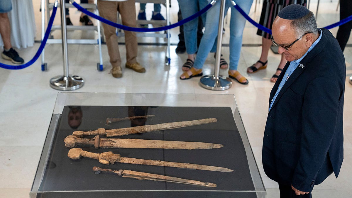 Roman swords found in Dead Sea cave