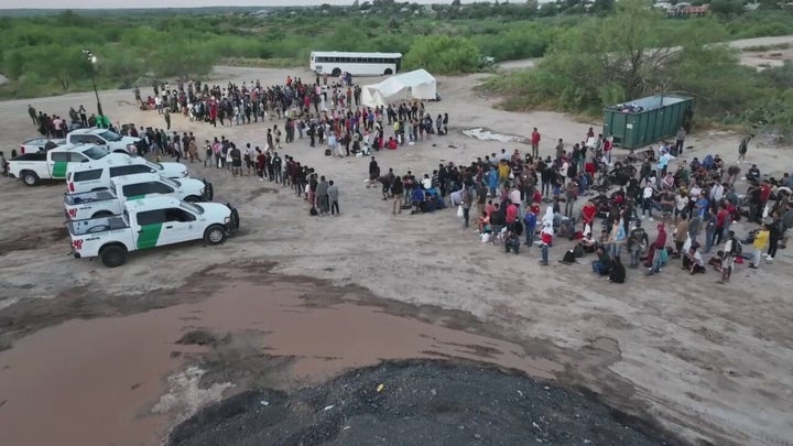 Over 2,000 migrants illegally cross Texas border overnight