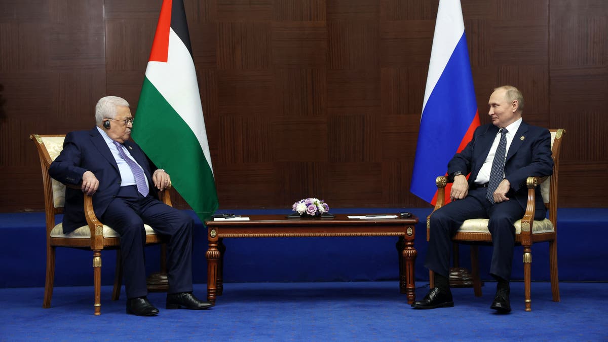 Vladimir Putin meets Mahmud Abbas