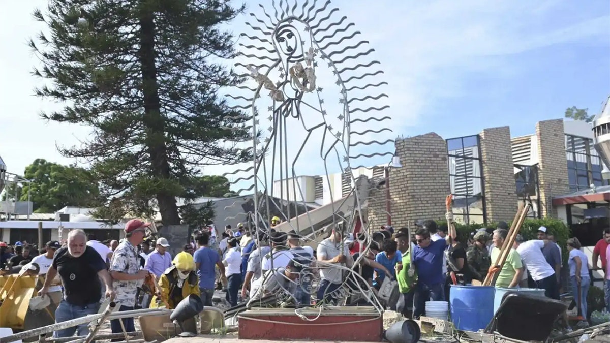 Ciudad Madero, Mexico rescue efforts after church roof collapsed