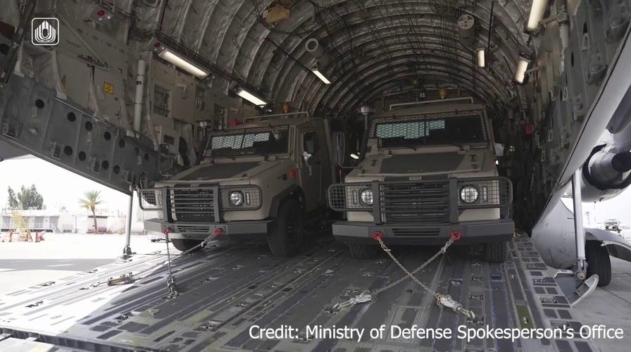 US cargo plane delivers military vehicles to Israel