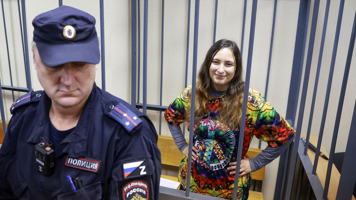 Artist-Skochilenko-charged-with-discrediting-Russian-army-appears-in-court