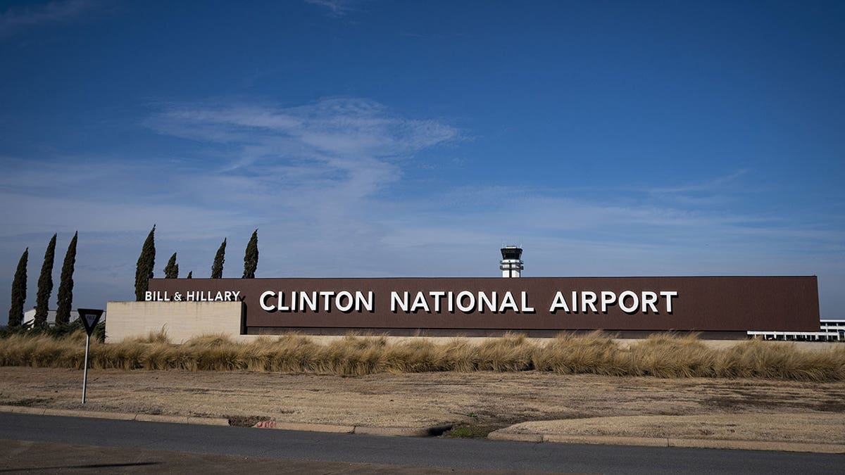 Clinton National Airport