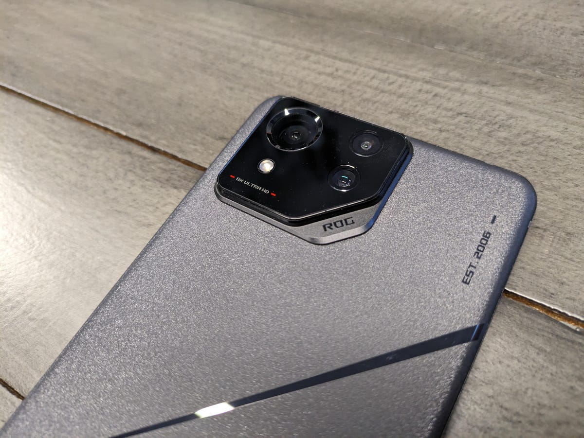 Asus ROG Phone 8 Pro cameras