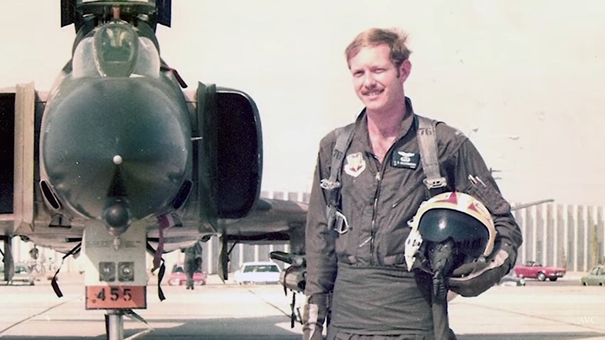 Photo of Captain Chesley B. "Sully" Sullenberger in his Air Force uniform