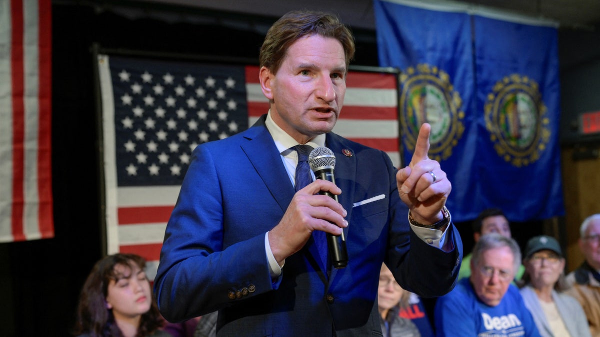 Dean Phillips campaigns in New Hampshire ahead of the primary