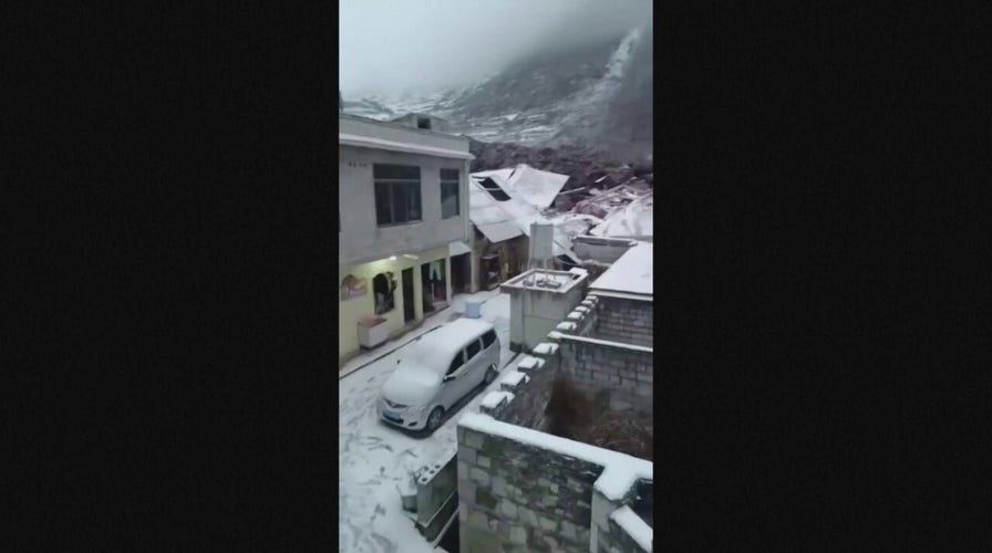  Video shows aftermath of China landslide that buried 47