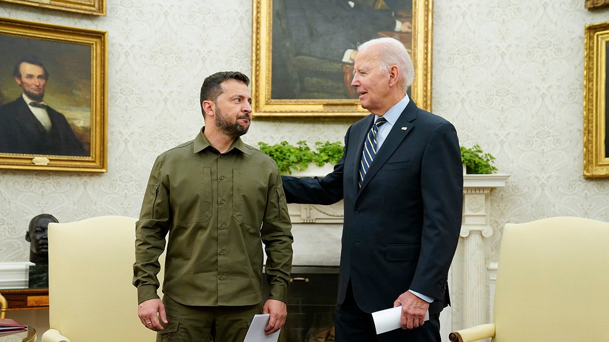 Biden and Zelenskyy at Oval Office