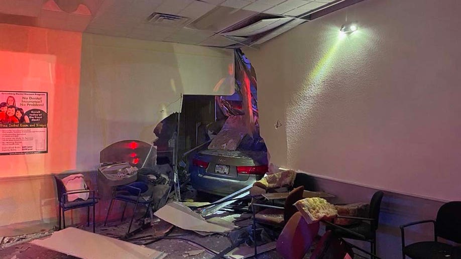 Scene of DUI crash into Florida businesses