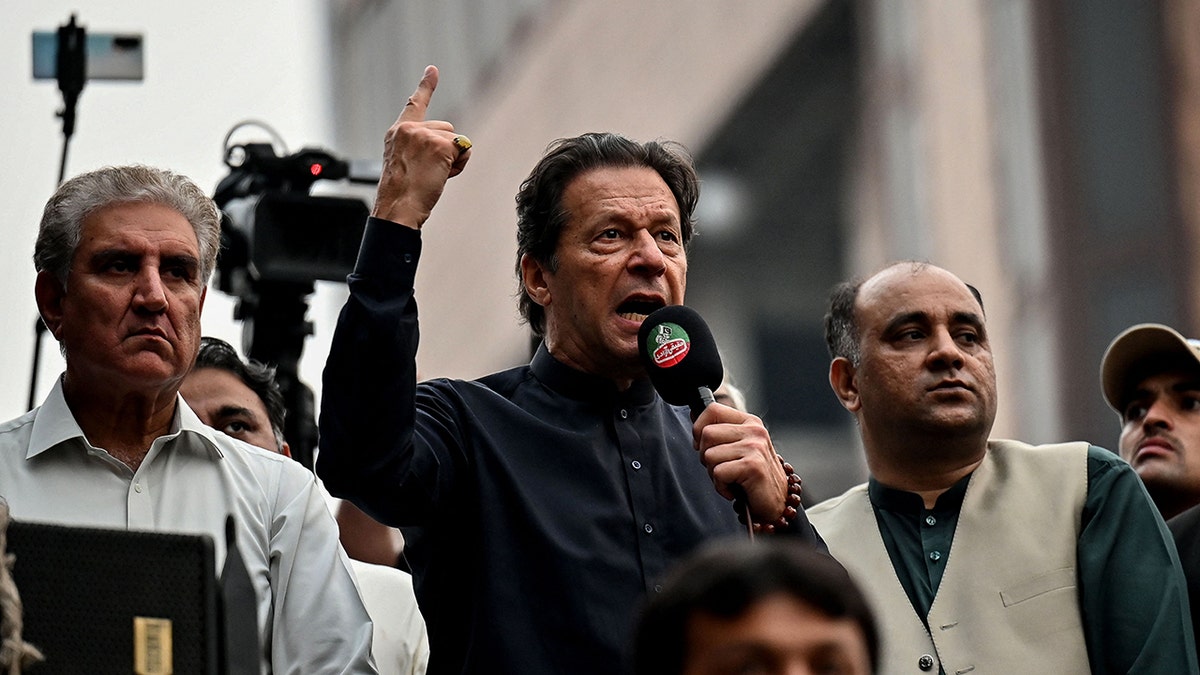 Imran Khan addressing supporters
