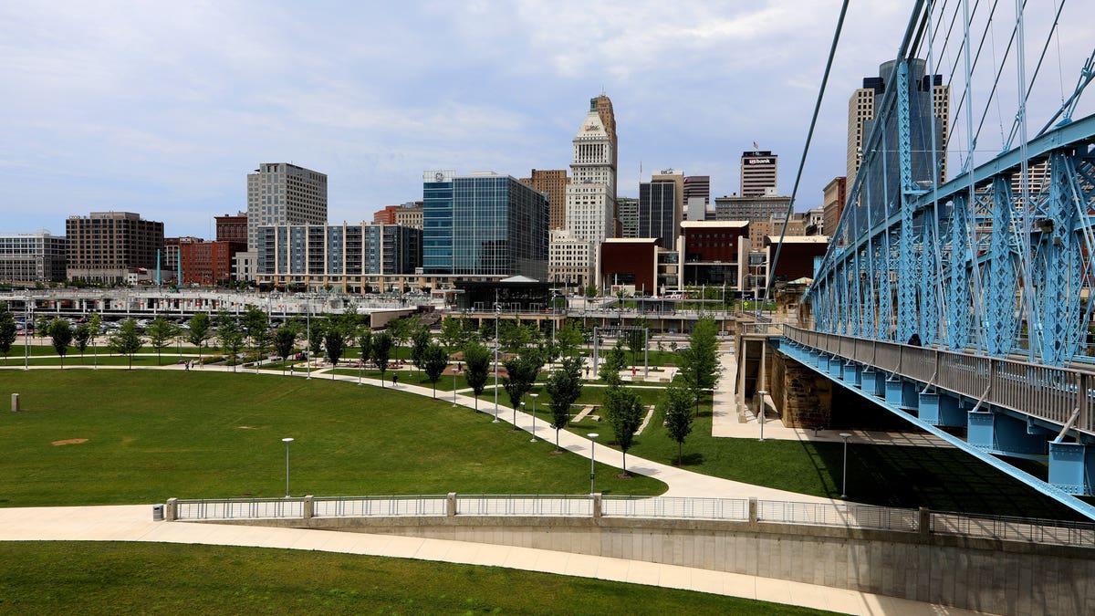 Cincinnati, Ohio skyline as seen from bridge