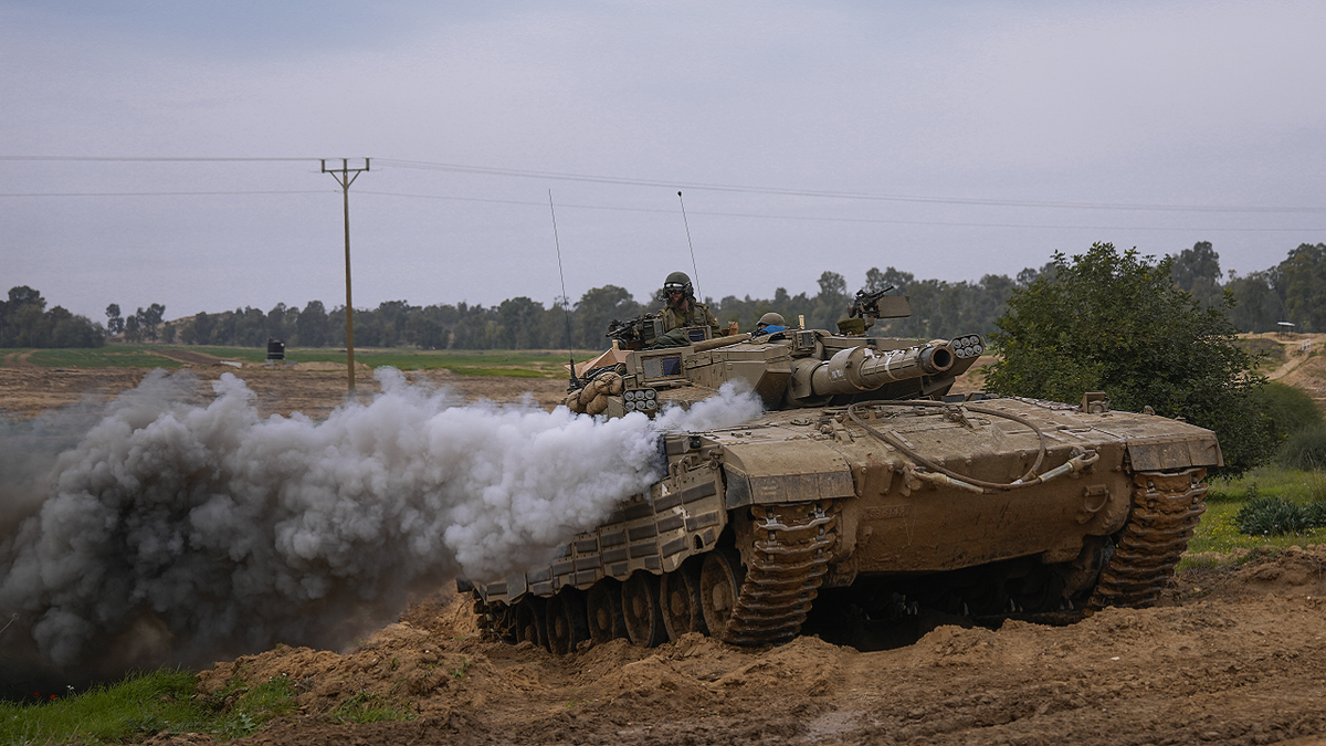Israel tank moves near Gaza