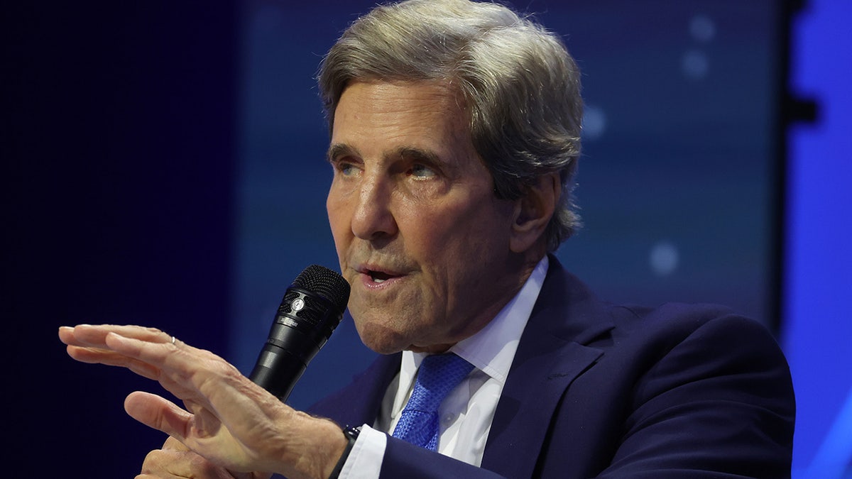 John Kerry at APEC