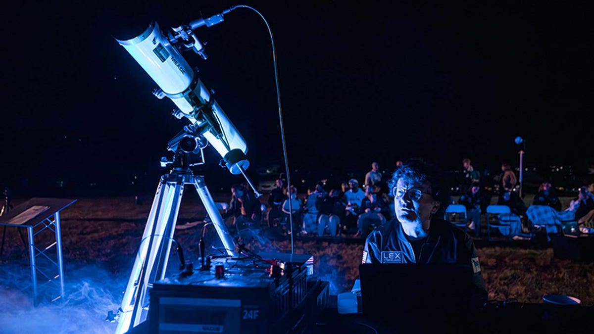 Infrared laser used to communicate with extraterrestrials in space