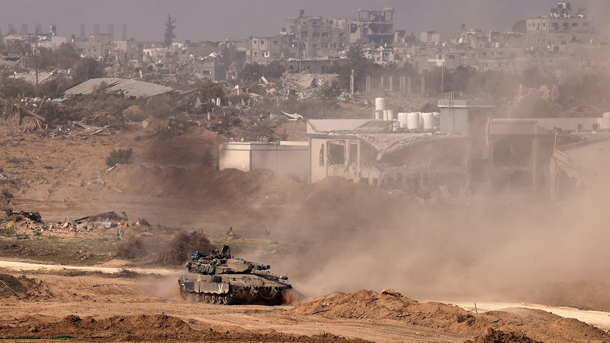 Israel tank moves in Gaza Strip