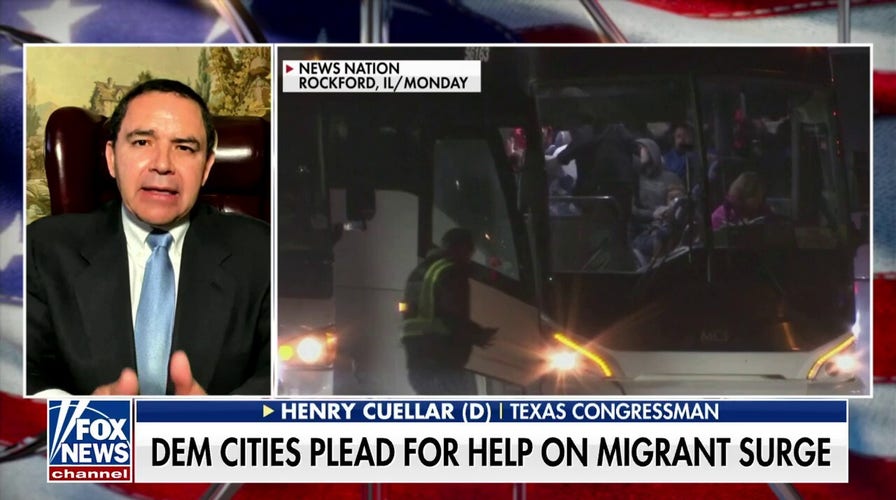 Texas Democrat credits Abbott busing migrants: 'Good way to get the attention'