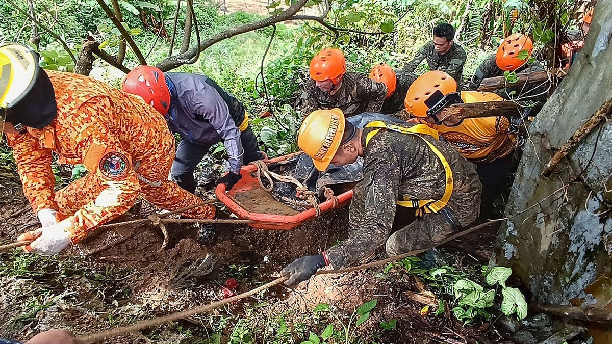 Philippines rescuers