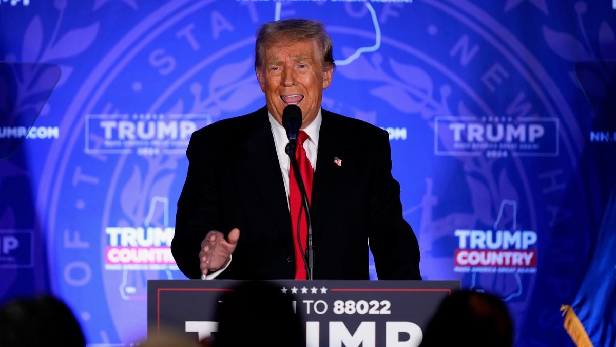 Donald Trump campaigns in New Hampshire