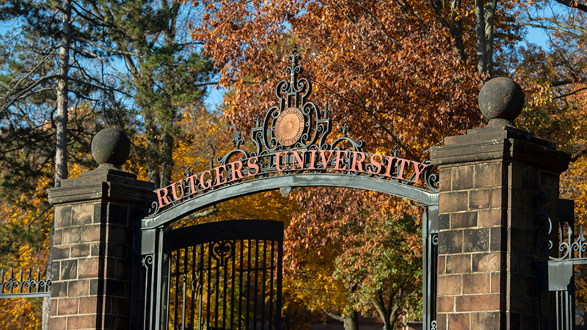 A picture of the Rutgers University welcome sign