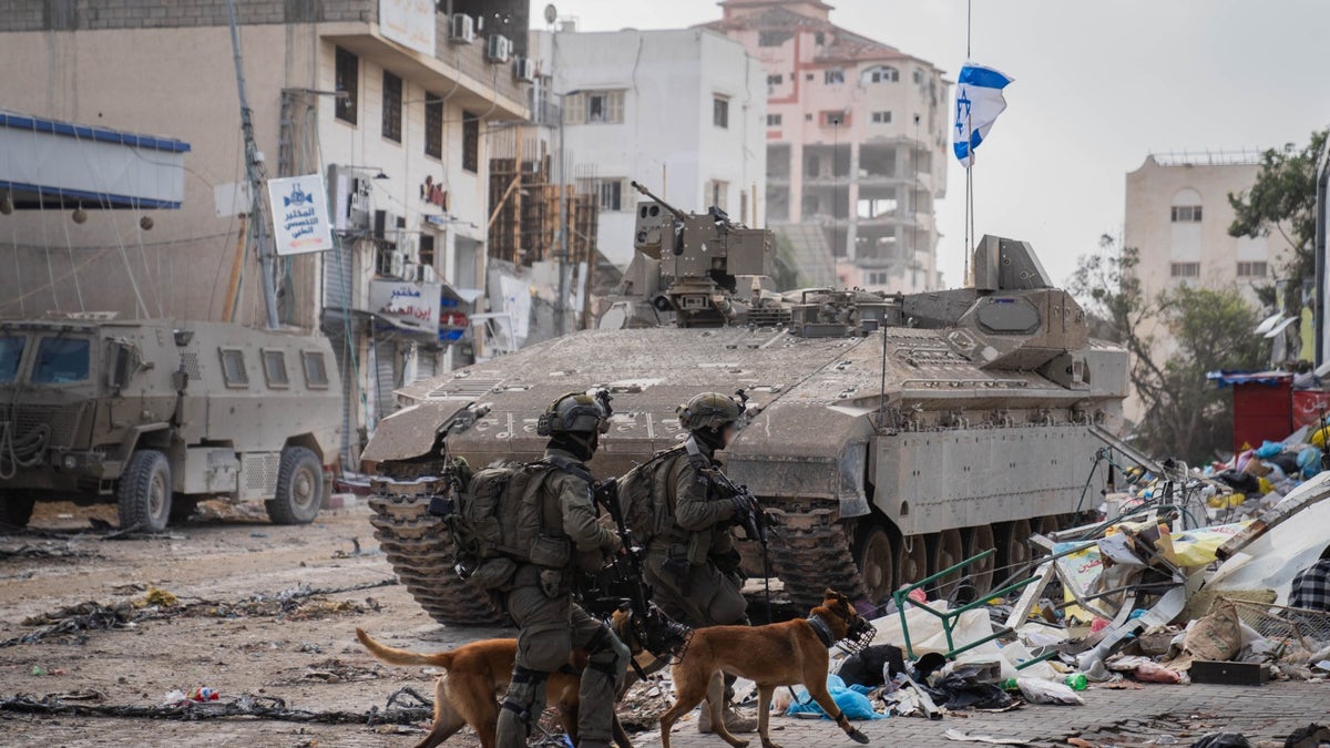 Oketz canine troops