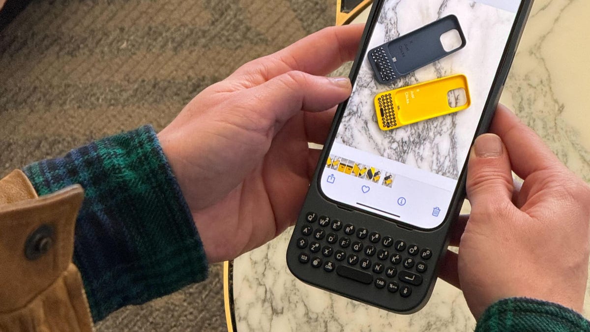 Clicks physical keyboard phone case at CES 2024