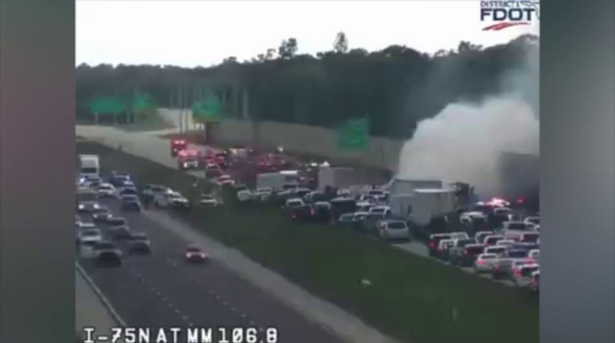 Small plane crashes on Florida freeway