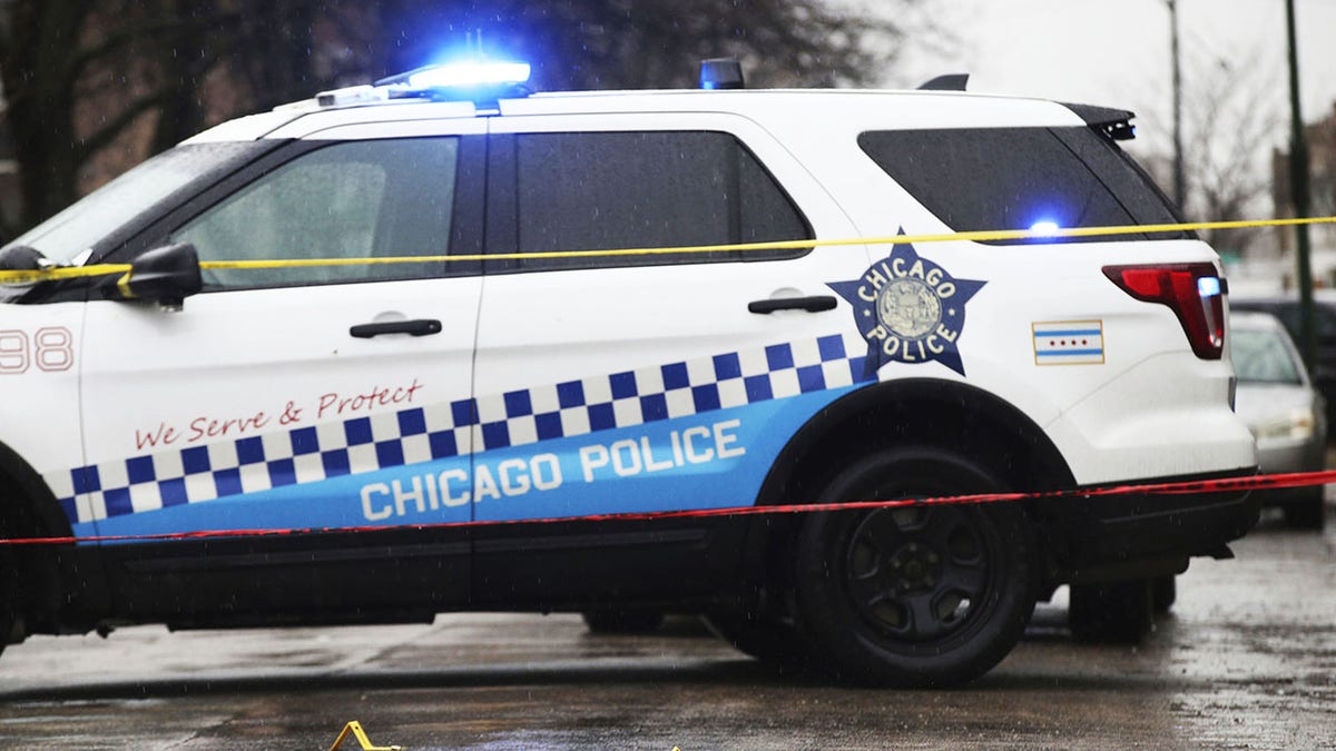 Chicago police investigating a shooting