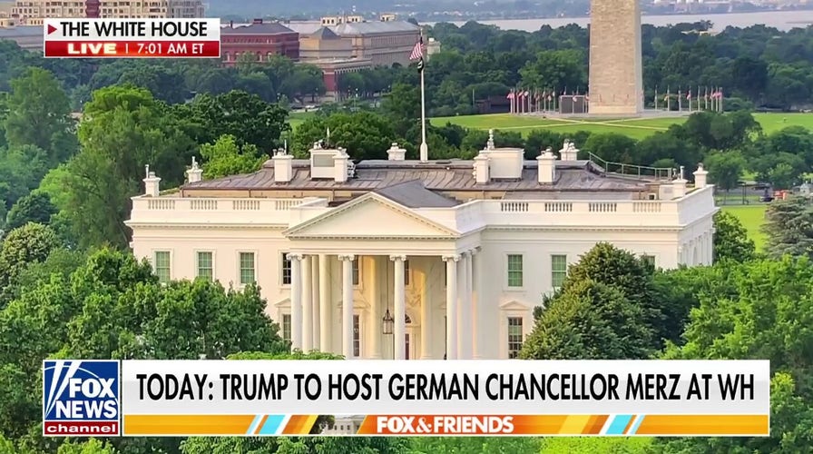 Trump set for 'unpredictable' Oval Office meeting on Ukraine, tariffs 