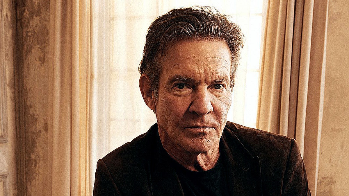 Dennis Quaid posing for portrait
