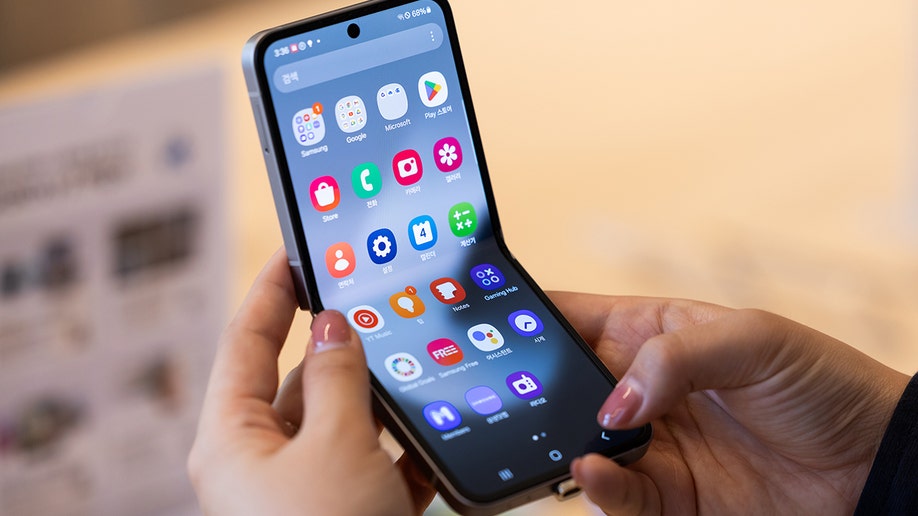 Foldable smartphone